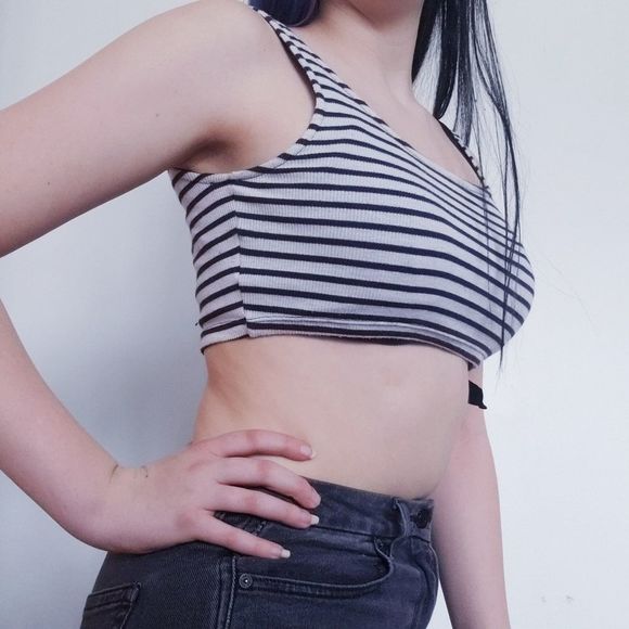BlueSteel Cropped Striped Tank with side lacing - Picture 6 of 11